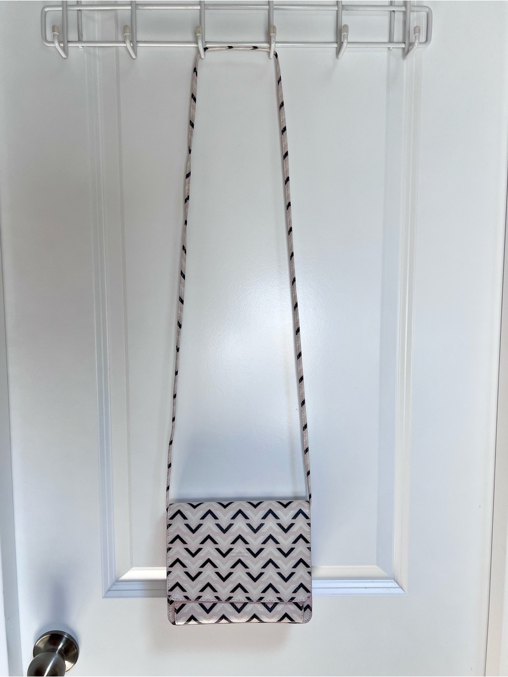 Peter Kent Women’s Leather Chevron Pink Black White from Argentina